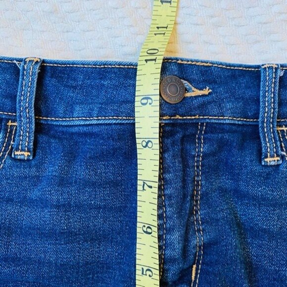 Old Navy High-Rise Distressed Denim Shorts With Secret Slim Pockets Size 2 - Picture 6 of 8